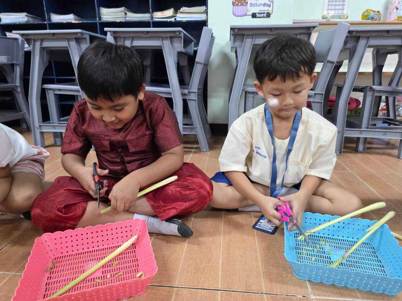 งานประดิษฐ์ ฝึกกล้ามเนื้อมัดเล็ก